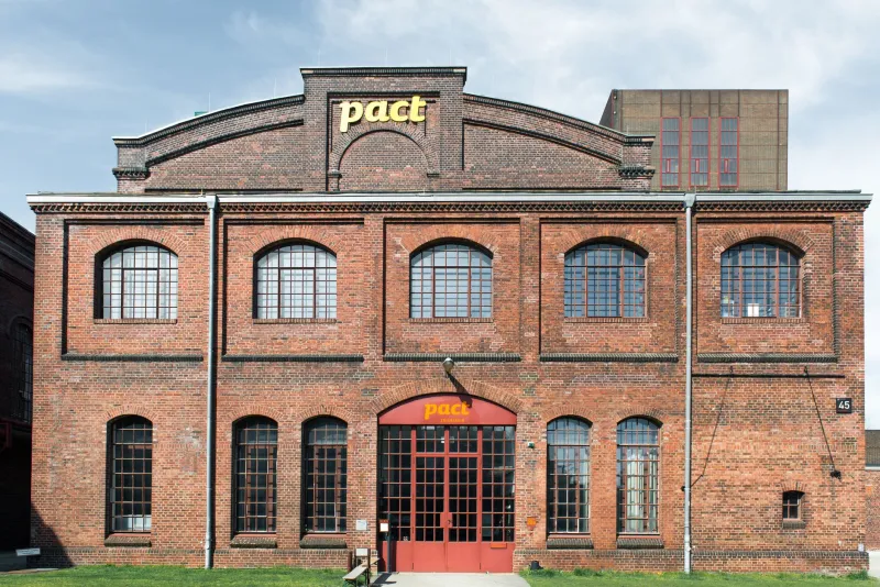 Stahl, Stein und Stille: Wie Dortmunds Industriegeschichte zur Kulisse für Kunst wurde